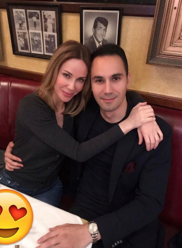 Demet Şener sevgilisinin doğum gününü kutladı