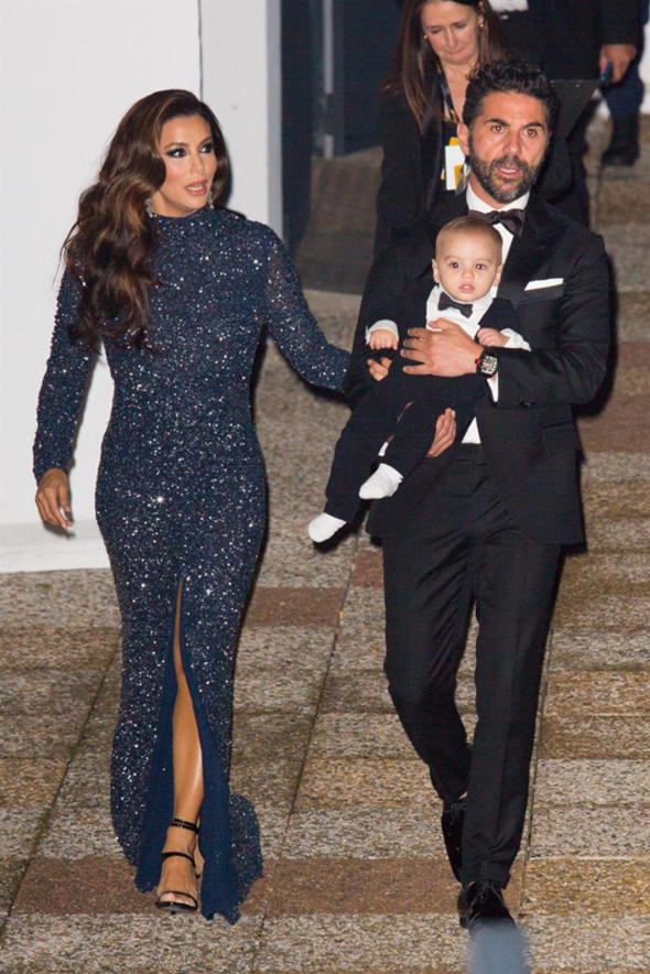 Eva Longoria, oğlunu gala gecesine götürdü