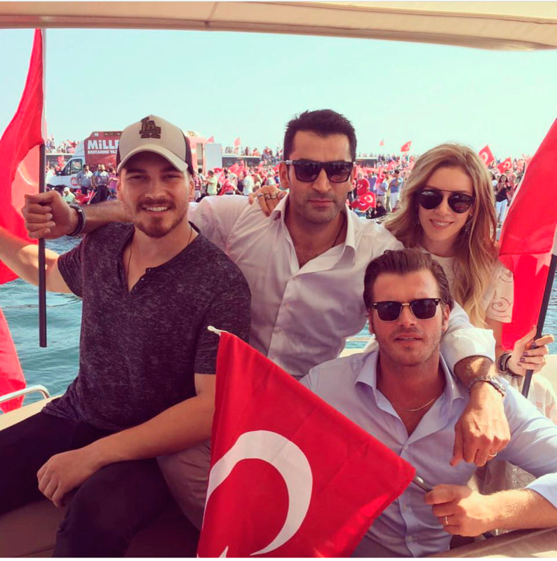 Kıvanç Tatlıtuğ ve Çağatay Ulusoy'un tatil rotası belli oldu