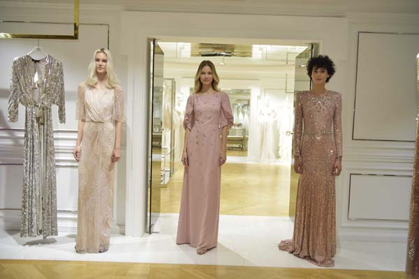 Jenny Packham, yeni koleksiyonu tanıttı