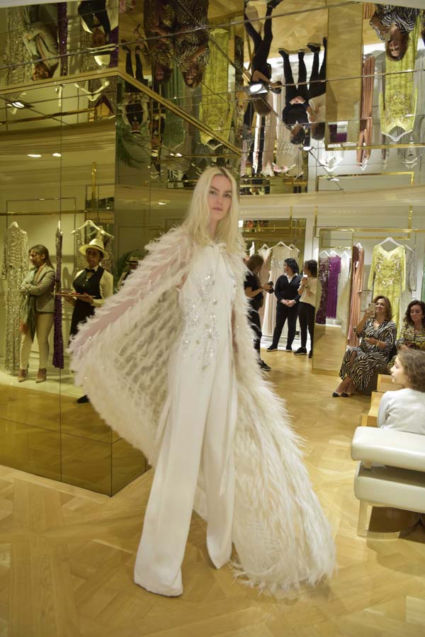 Jenny Packham, yeni koleksiyonu tanıttı