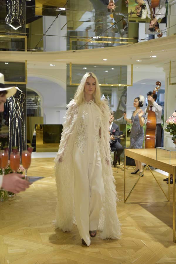 Jenny Packham, yeni koleksiyonu tanıttı