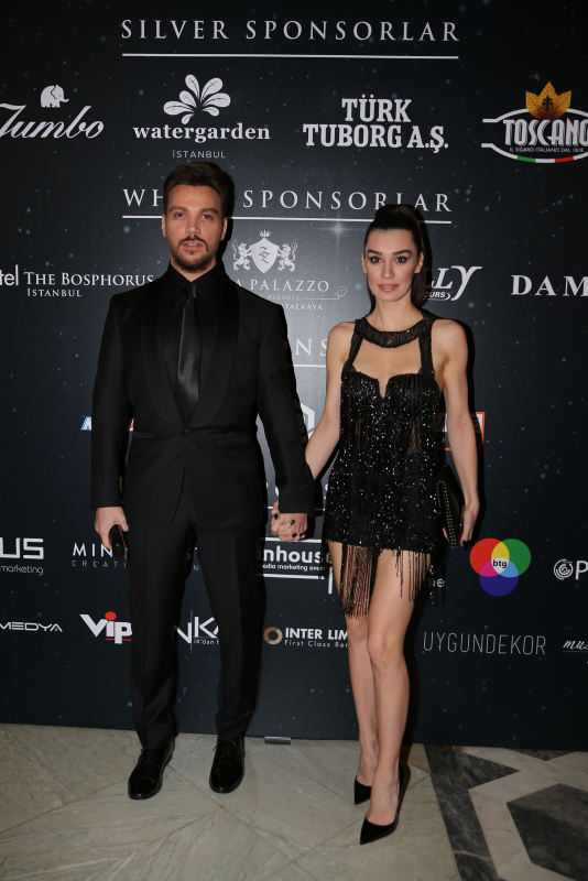 Sinan Akçıl ve Burcu Kıratlı boşanıyor mu?