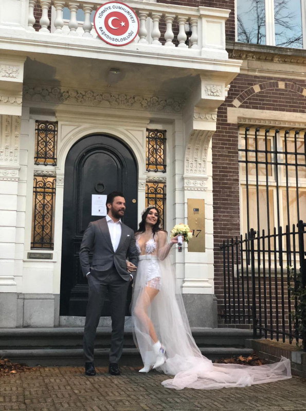 Sinan Akçıl ve Burcu Kıratlı boşanıyor mu?