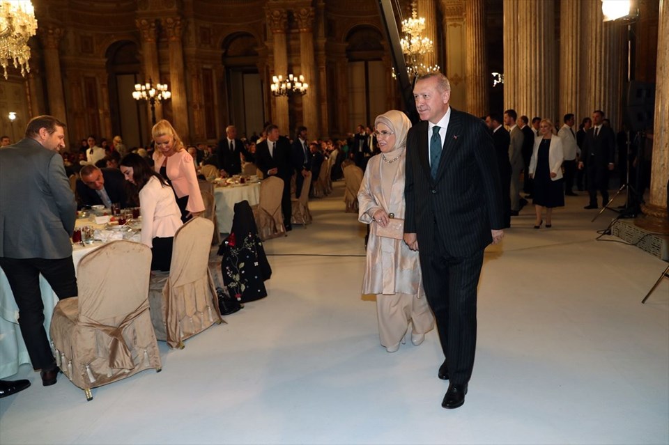 Cumhurbaşkanı Erdoğan sanatçı ve sporcularla buluştu