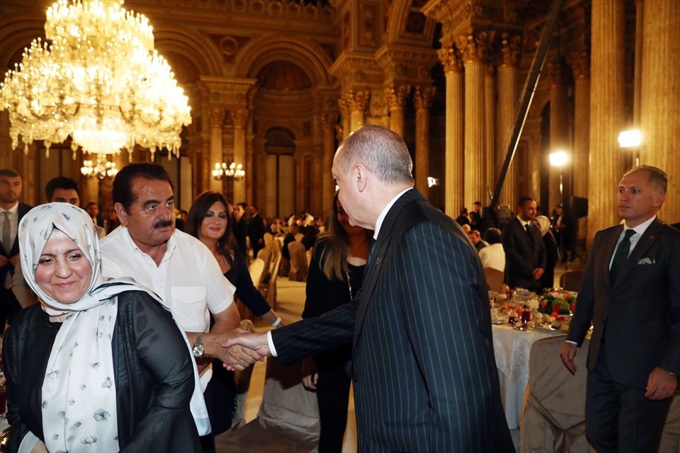 Cumhurbaşkanı Erdoğan sanatçı ve sporcularla buluştu