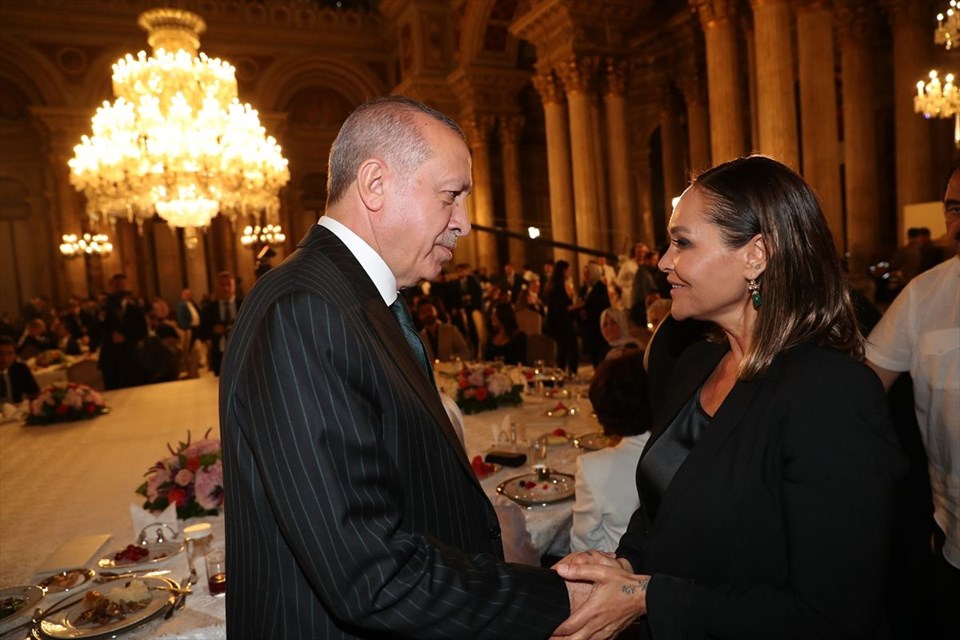 Cumhurbaşkanı Erdoğan sanatçı ve sporcularla buluştu