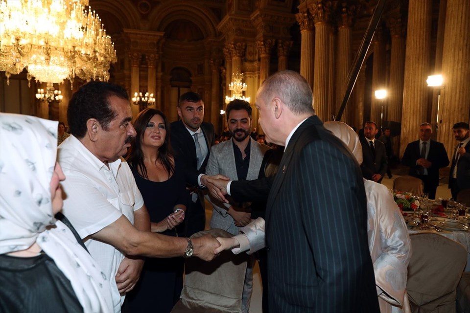 Cumhurbaşkanı Erdoğan sanatçı ve sporcularla buluştu