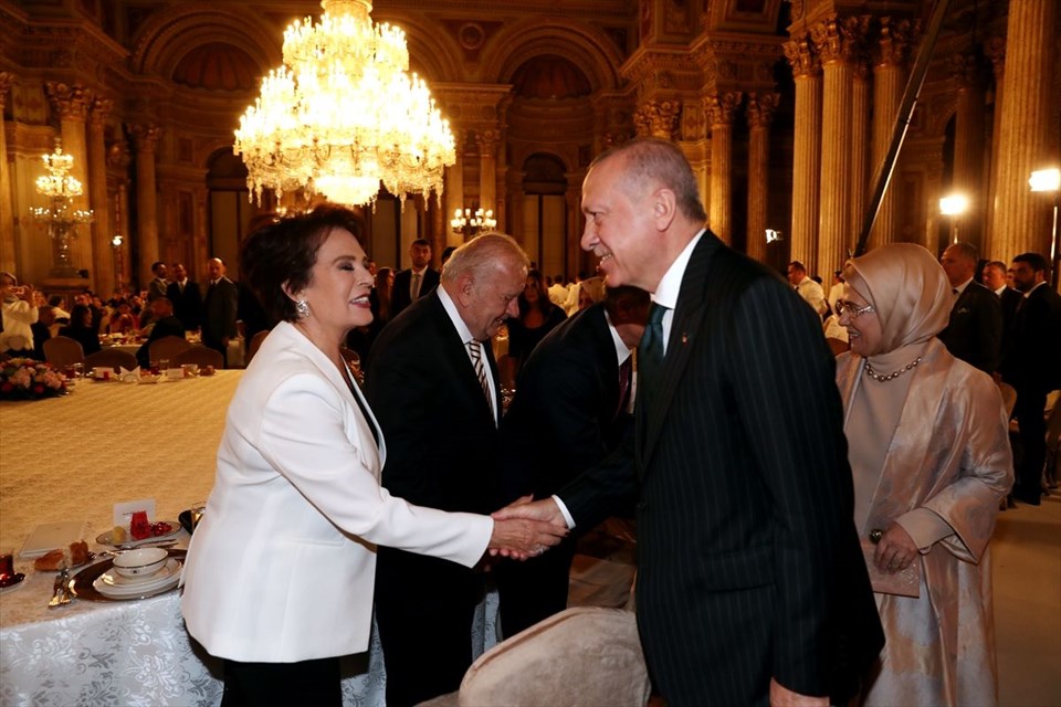 Cumhurbaşkanı Erdoğan sanatçı ve sporcularla buluştu