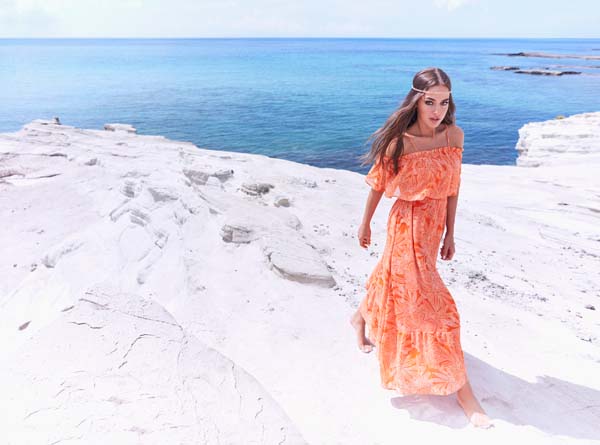 Bensu Soral Alaçatı Sokaklarını fethetti