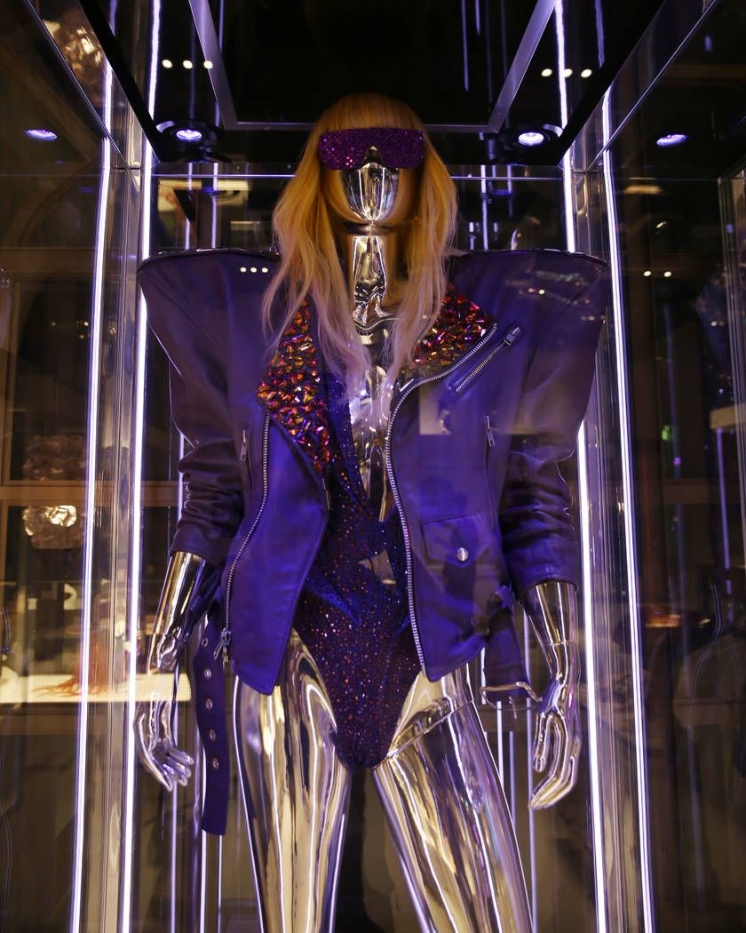 Lady Gaga kostümleri için sergi açtı