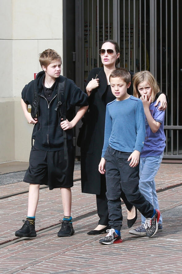 Angelina Jolie, servetini işte böyle harcıyor