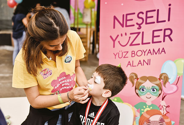 Çocuk festivali eğlenceli geçti
