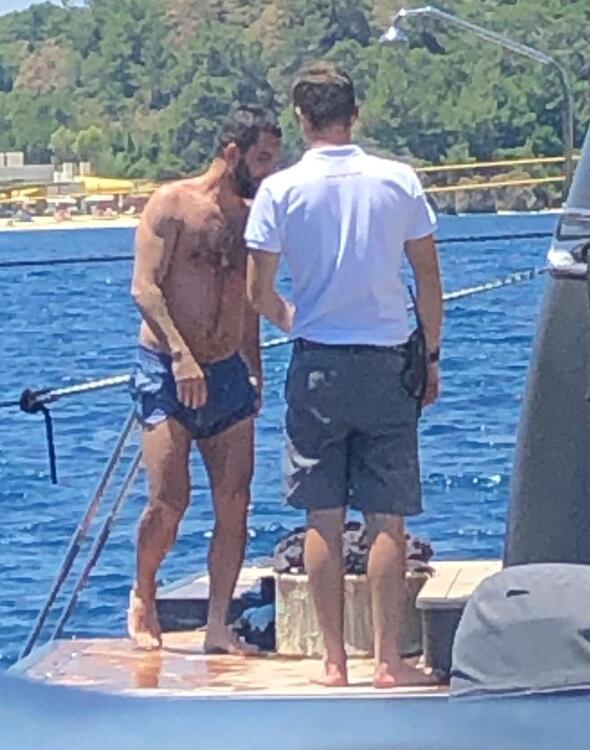 Arda Turan ve ailesinin tatil keyfi