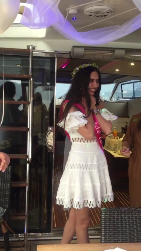 Mesut Özil ve Amine Gülşe çiftinden anlamlı davranış