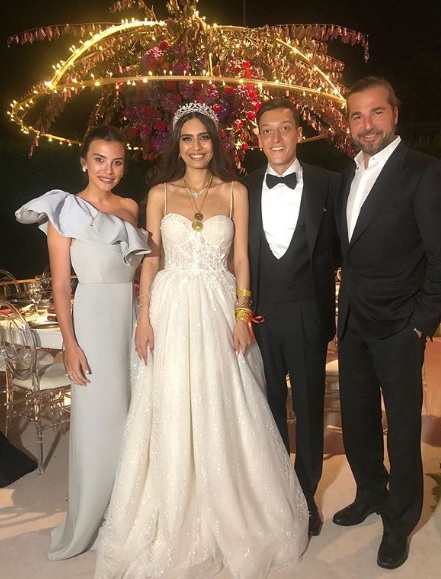 Mesut Özil ve Amine Gülşe evlendi