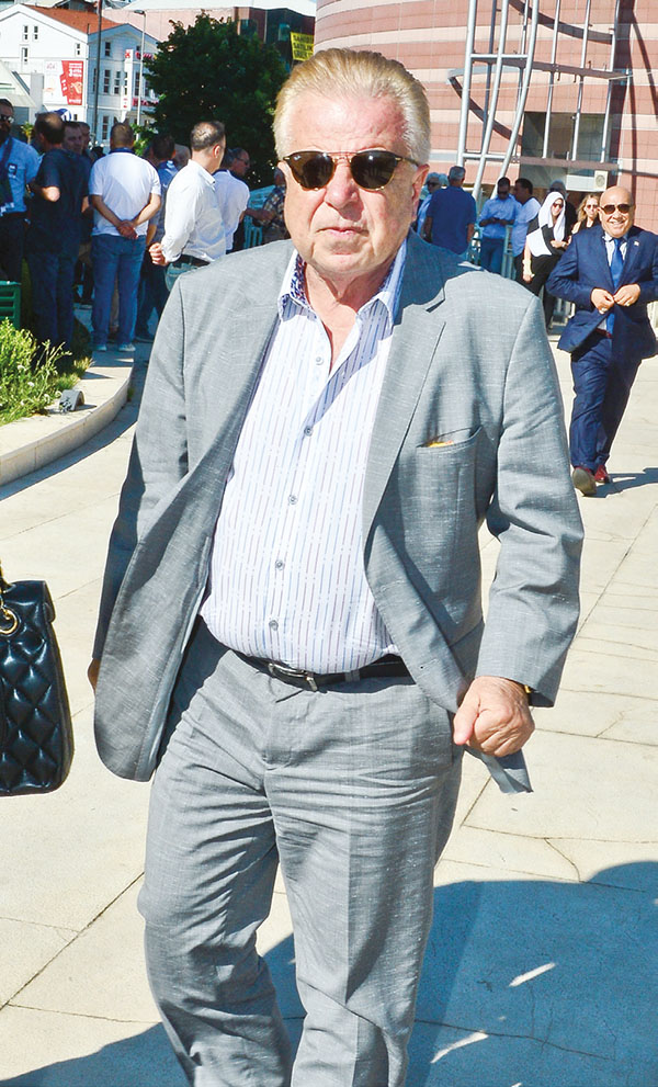 Son yolculuğuna uğurlandı