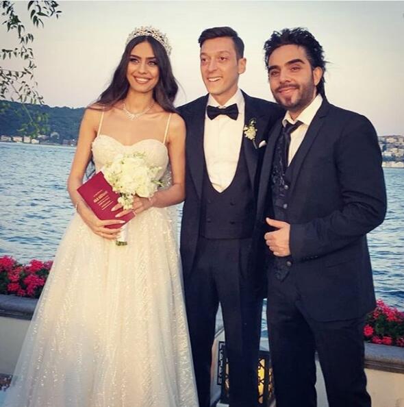 Mesut Özil ve Amine Gülşe evlendi