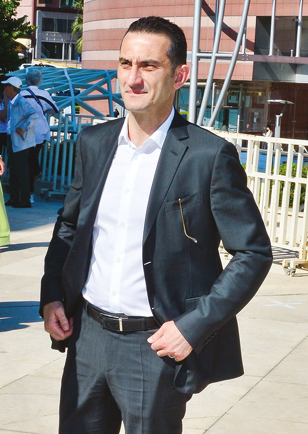 Son yolculuğuna uğurlandı