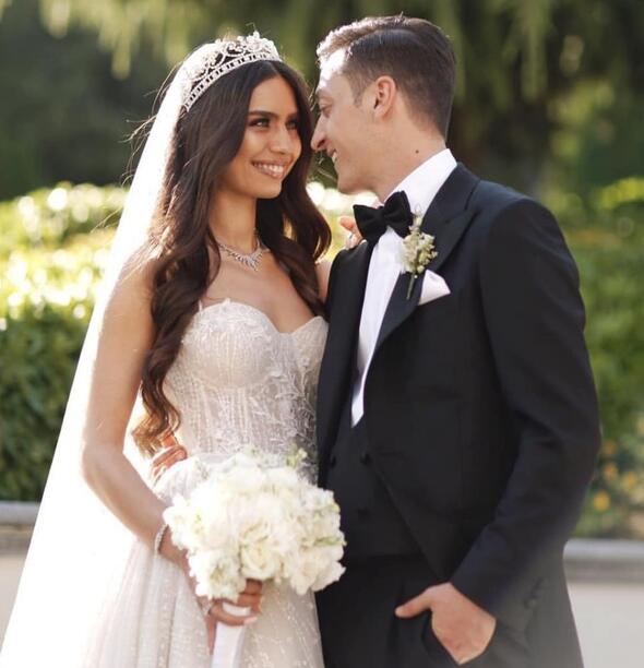 Mesut Özil ve Amine Gülşe evlendi