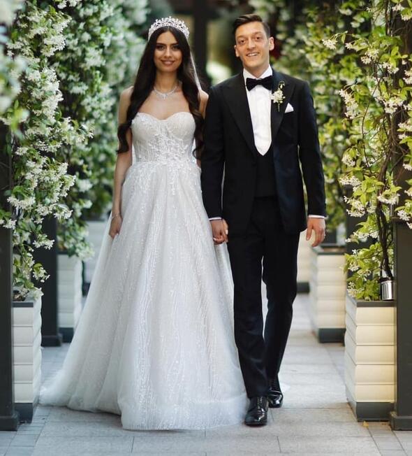 Mesut Özil ve Amine Gülşe evlendi