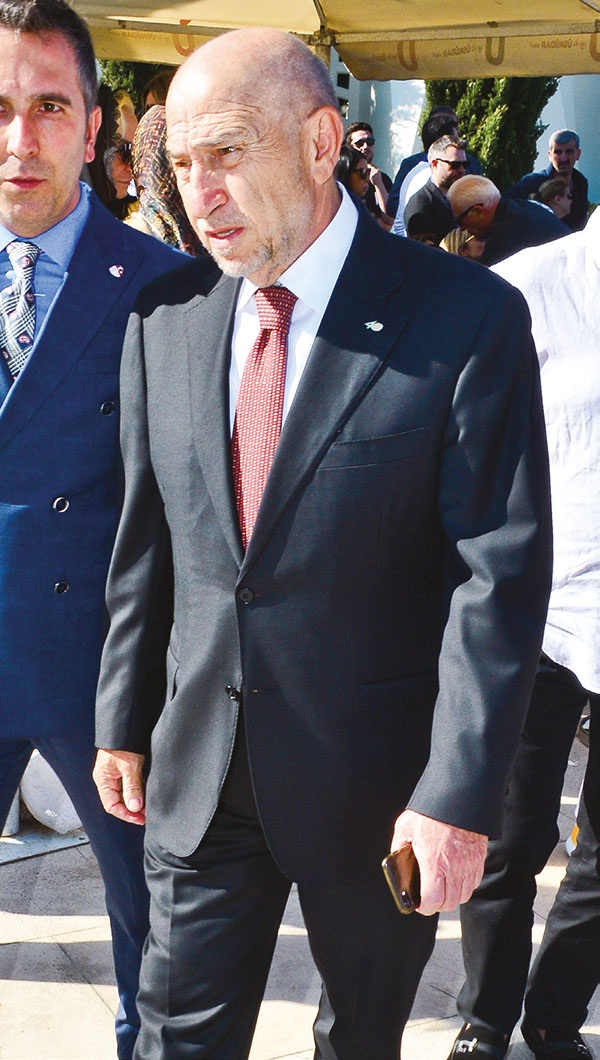 Son yolculuğuna uğurlandı