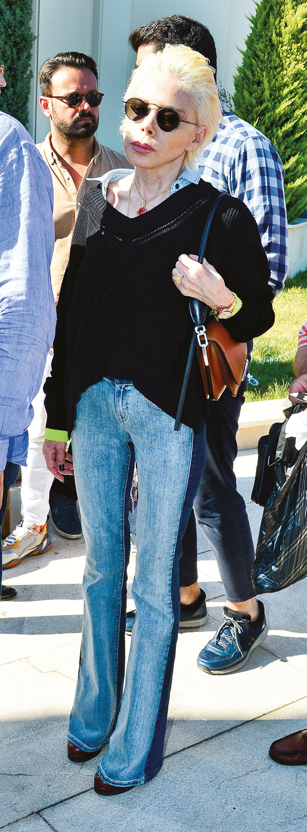 Son yolculuğuna uğurlandı