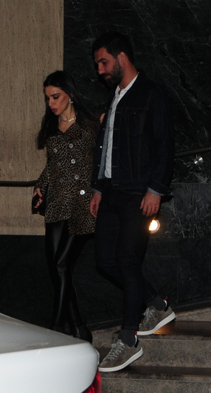 Objektiflere gülümseyerek poz verdiler 