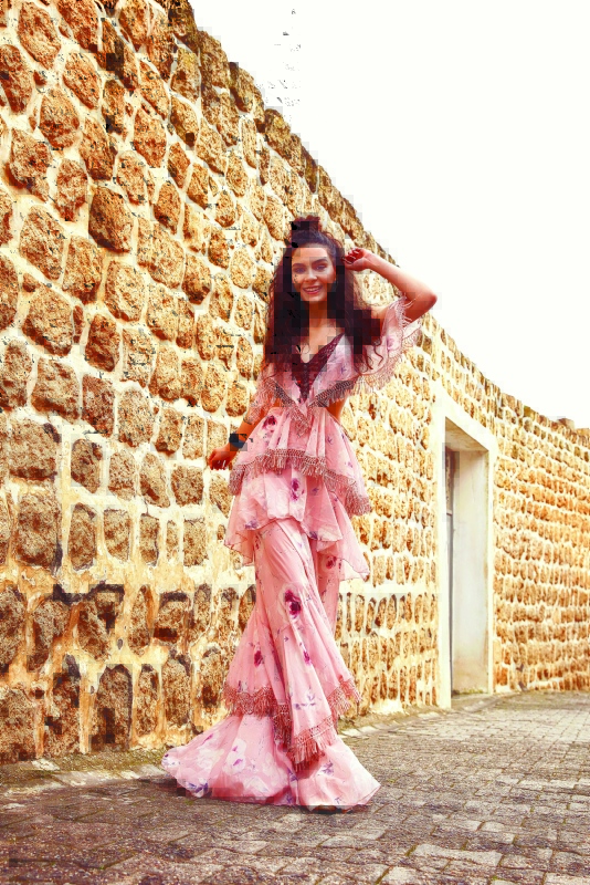 Ebru Şahin 'Şuursuz Aşk' filminin çekimlerine başladı