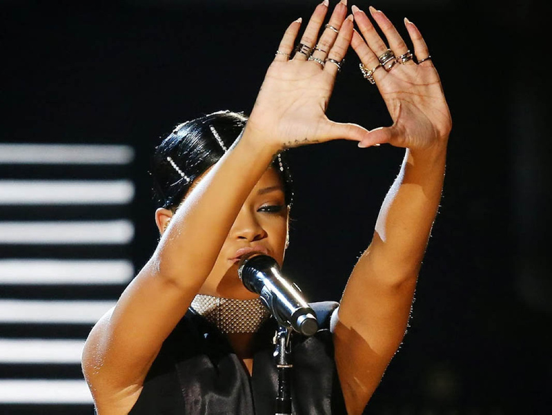 Rihanna'dan samimi itiraf: ''Anne olmayı her şeyden çok istiyorum''