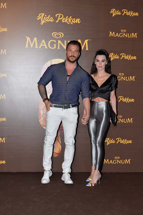 Ajda Pekkan'ın ev sahipliğini yaptığı geceye yoğun ilgi!