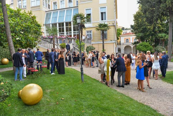 Işıl ışıl davette bir araya geldiler