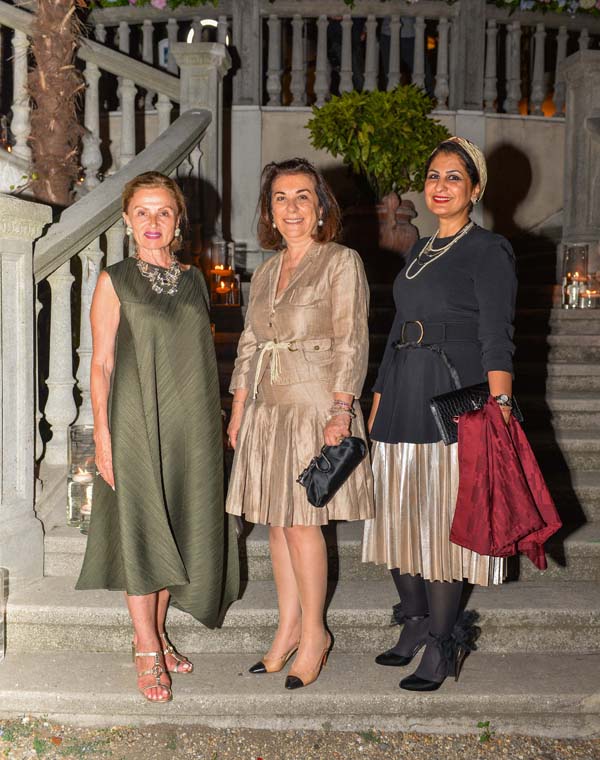 Işıl ışıl davette bir araya geldiler