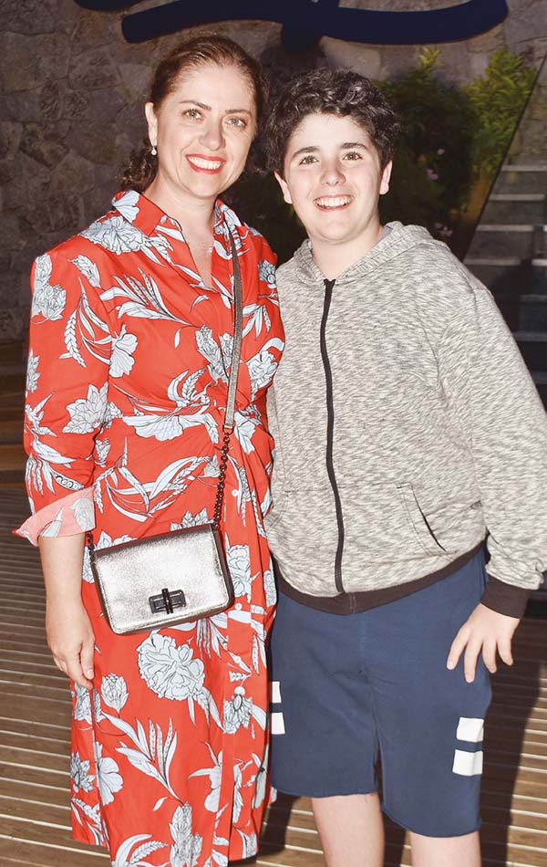 Bodrum sezonunu ünlü isimlerle açtı