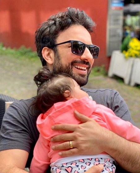 Megastar Tarkan'dan 'Babalar Günü' paylaşımı
