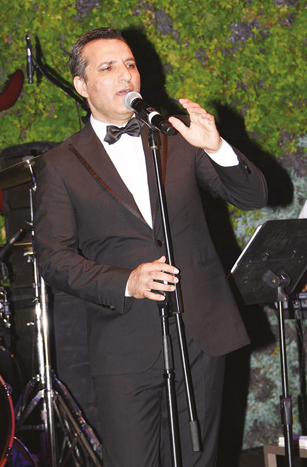 Sezon açılış partisi ünlü isimleri buluşturdu