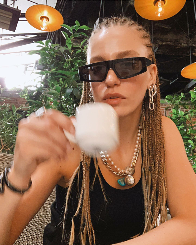 Serenay Sarıkaya Türkiye'ye döndü