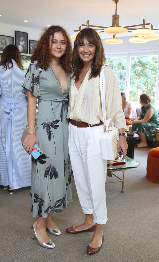 Yaza renkli işbirliği daveti