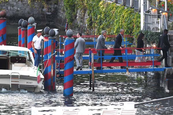 George Clooney ve Barack Obama tekne turunda