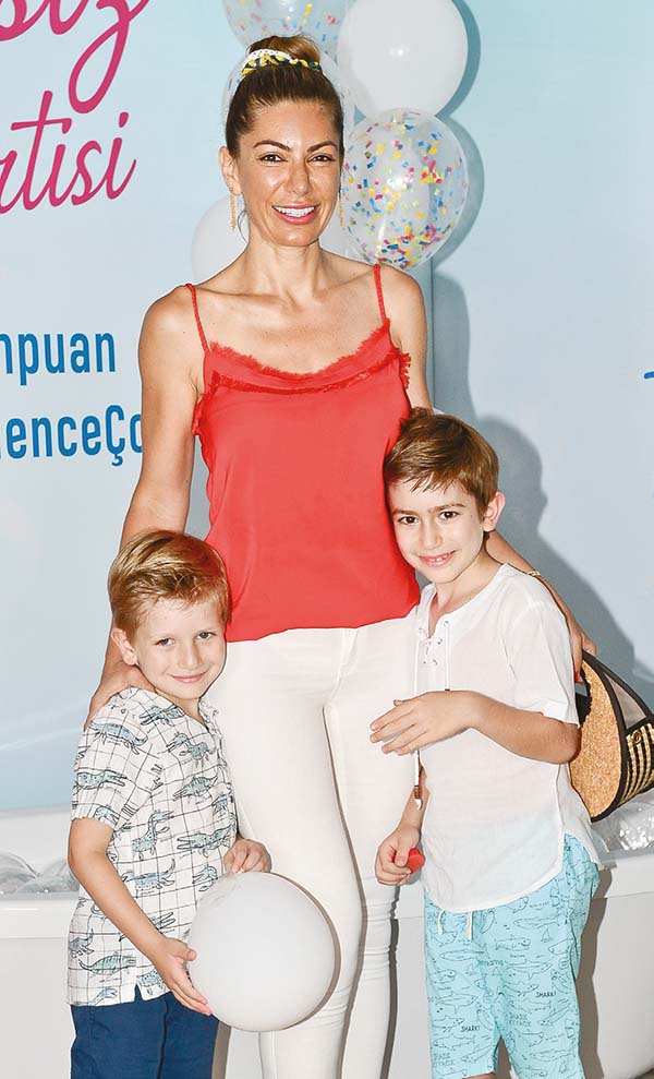 'Boyasız parti yaptılar'