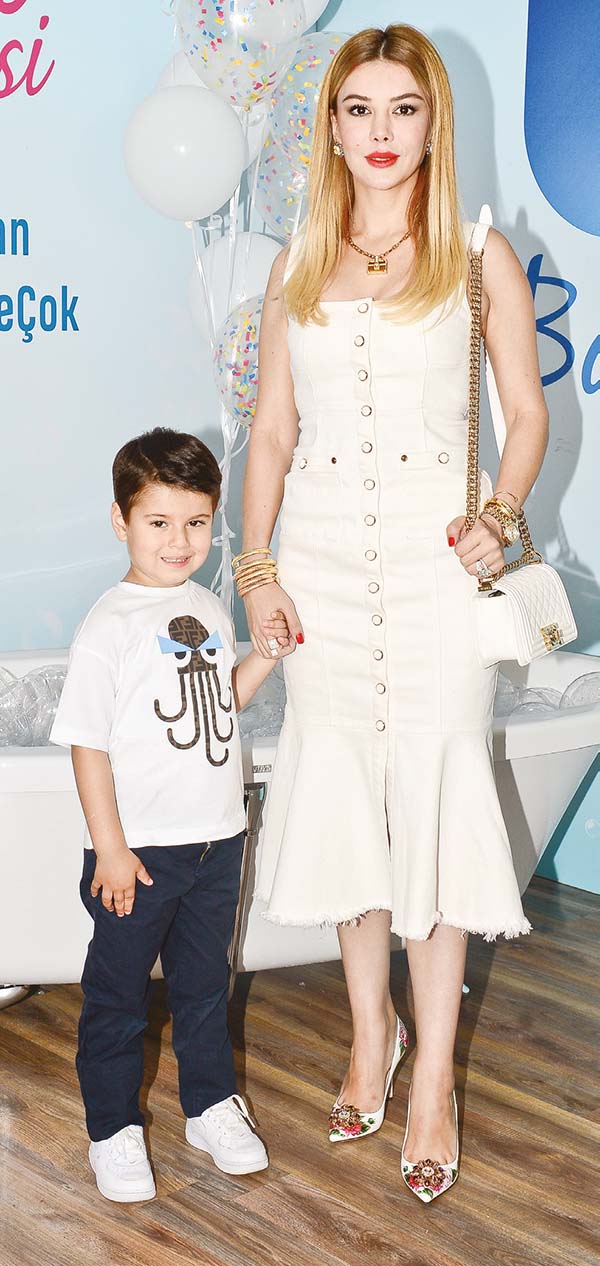 'Boyasız parti yaptılar'