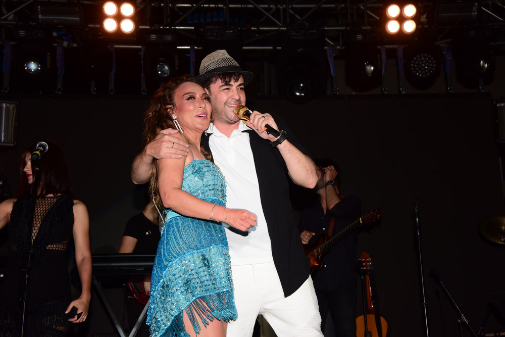 Reges görkemli bir davetle Çeşme'de kapılarını açtı