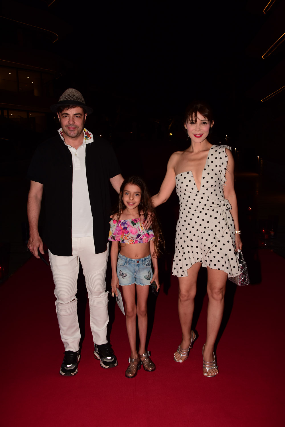 Reges görkemli bir davetle Çeşme'de kapılarını açtı