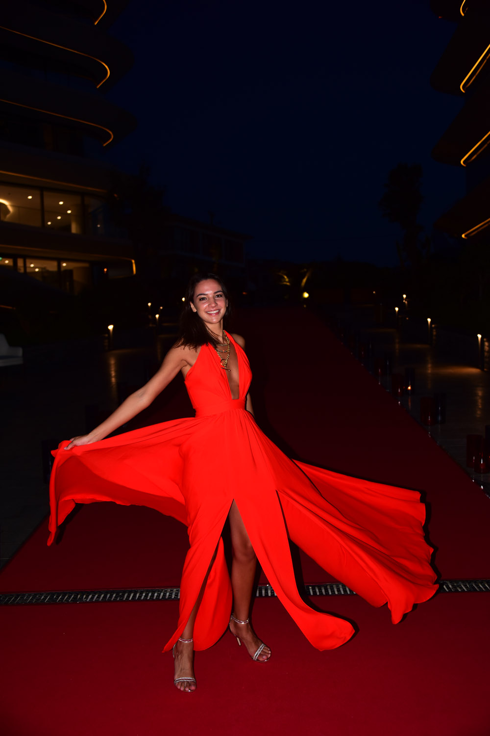 Reges görkemli bir davetle Çeşme'de kapılarını açtı