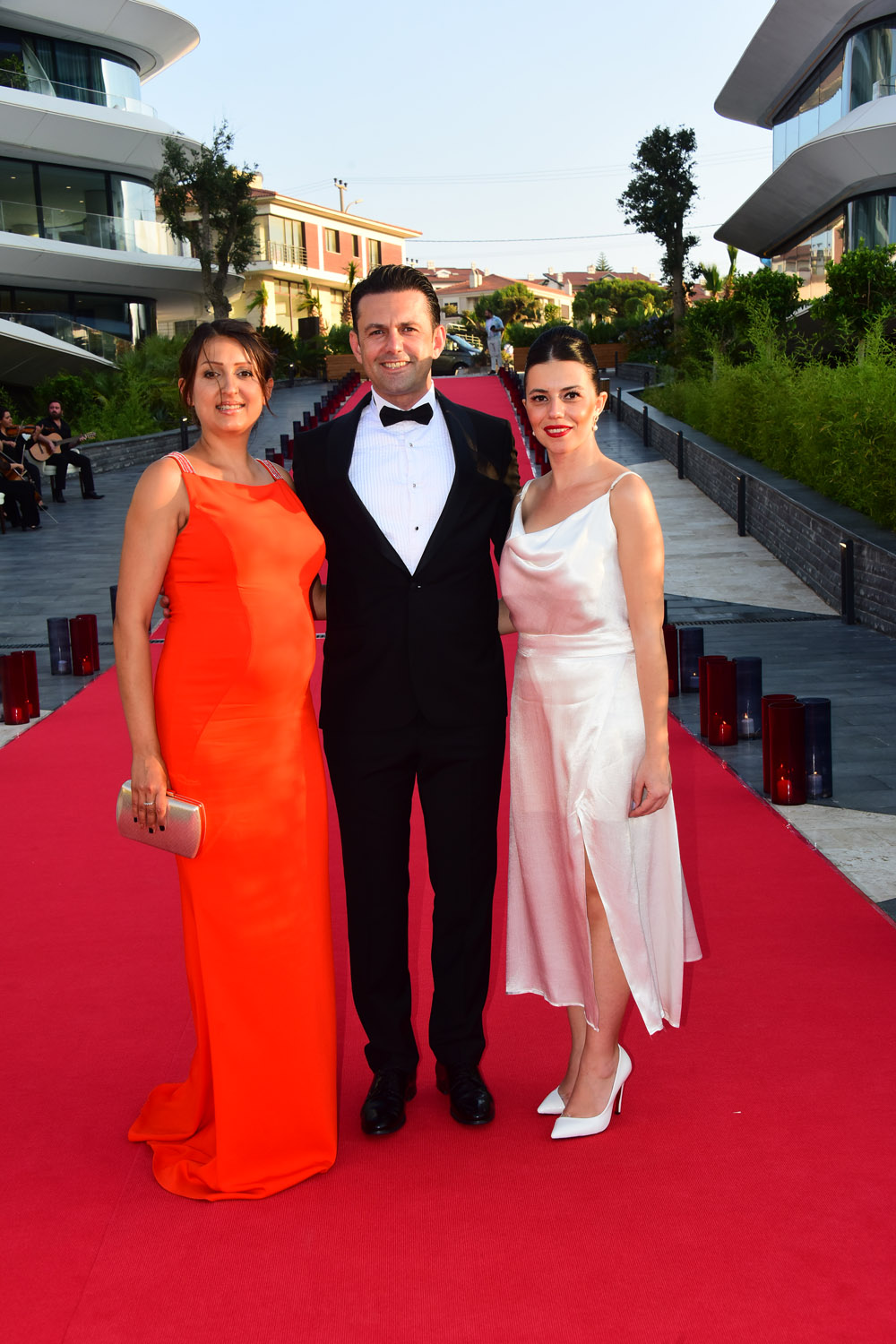 Reges görkemli bir davetle Çeşme'de kapılarını açtı