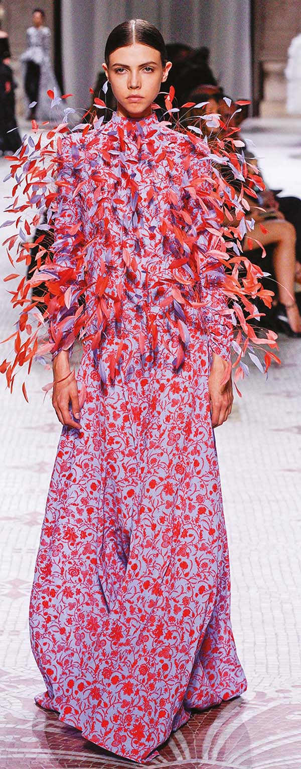 Paris Haute Couture Fashion Week: Sanatsal çizgiler Paris’te