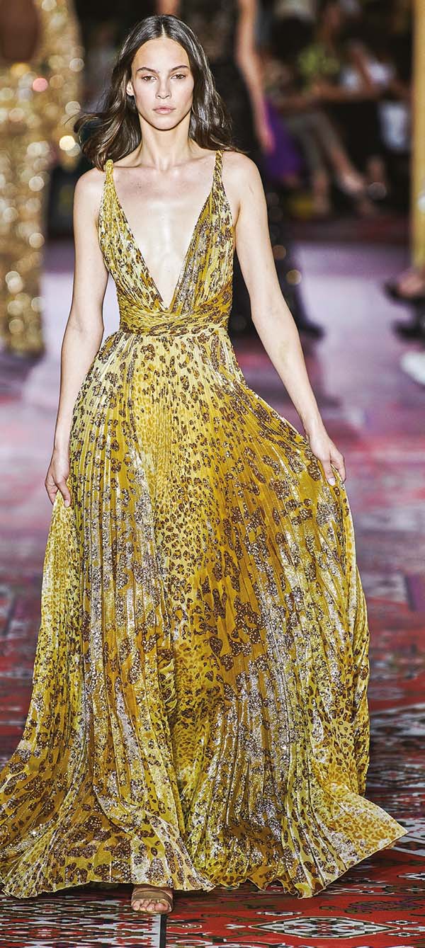 Paris Haute Couture Fashion Week: Sanatsal çizgiler Paris’te