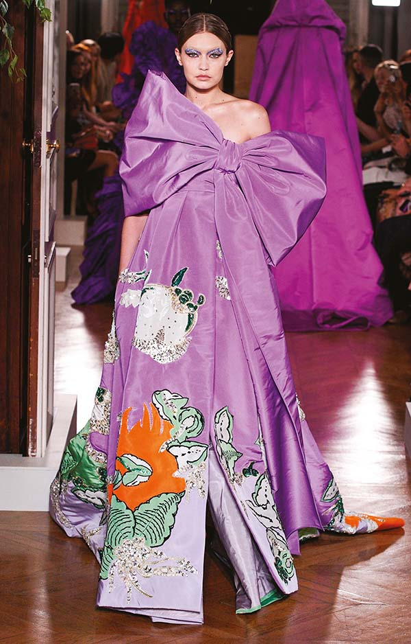 Paris Haute Couture Fashion Week: Sanatsal çizgiler Paris’te