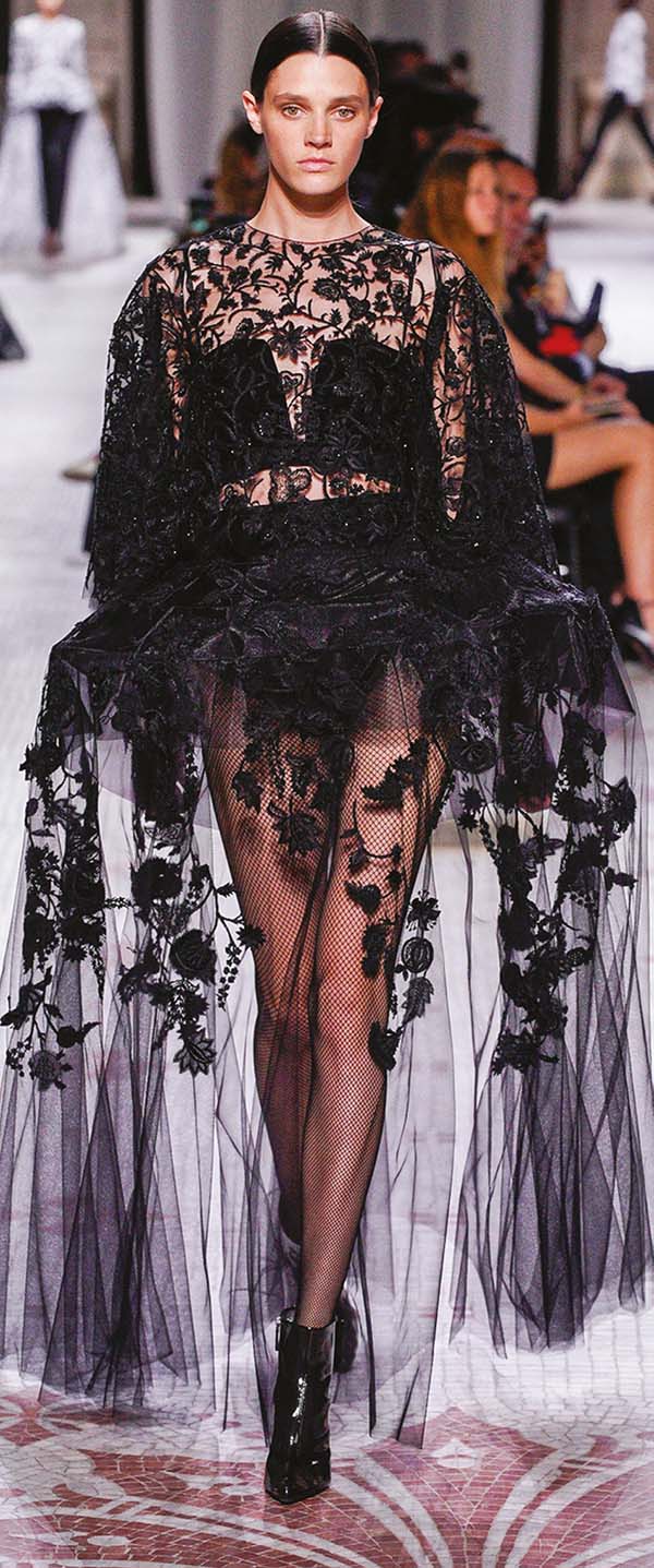 Paris Haute Couture Fashion Week: Sanatsal çizgiler Paris’te