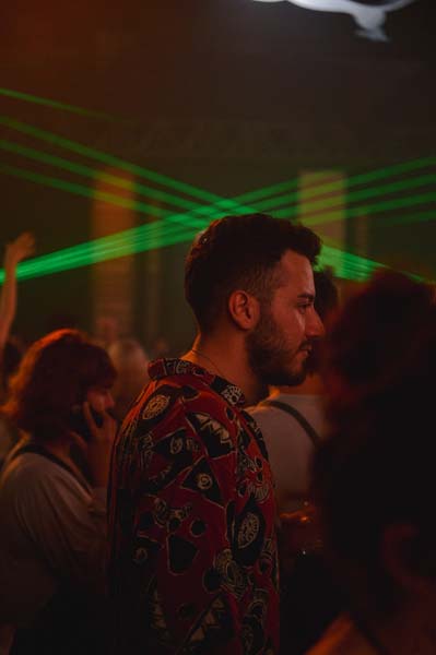 Ünlüler spor ayakkabı partisinde buluştu